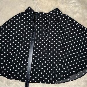 Sz Small Black and white Polka dot a line skirt